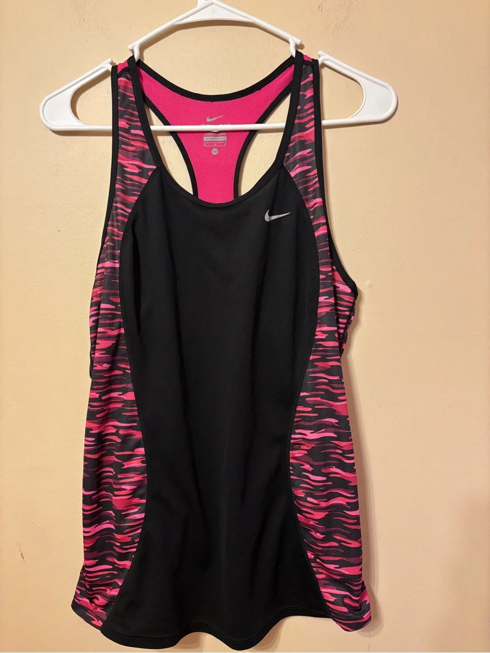 Nike Women's Black & Hot Pink Camp Racerback Performance Tank size M